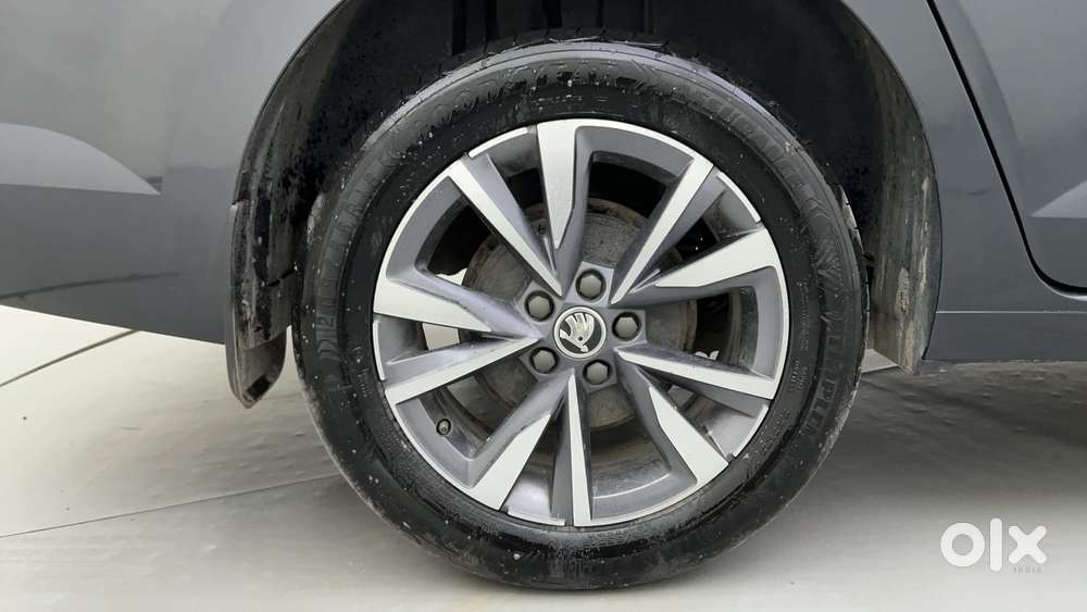 Skoda Slavia Style 1.0l Tsi At, 2022, Petrol