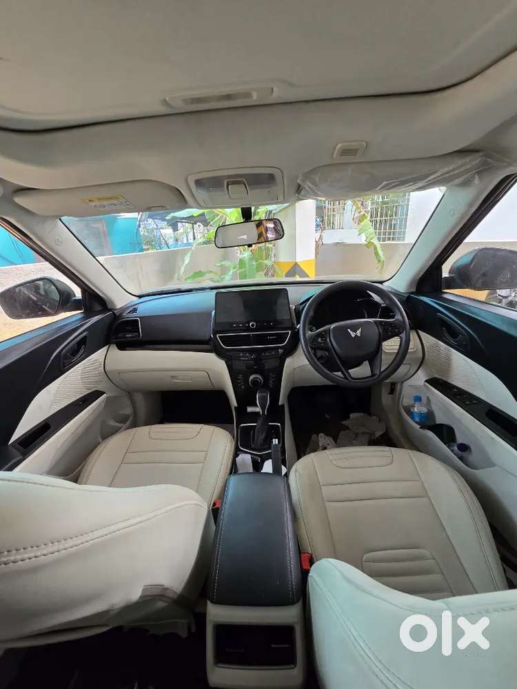 Mahhindra Xuv 3x0 Petrol At Torque Converter 2024 Mmodel