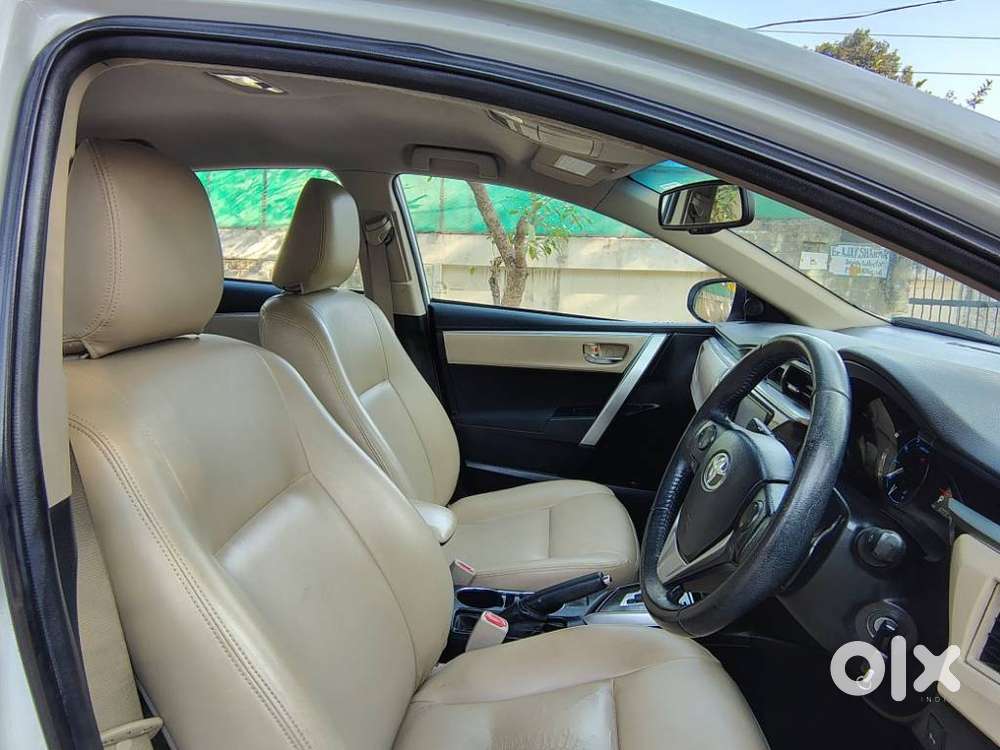 Toyota Corolla Altis 2013-2017 G At, 2015, Petrol