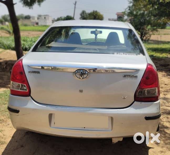 Toyota Etios V, 2011, Petrol