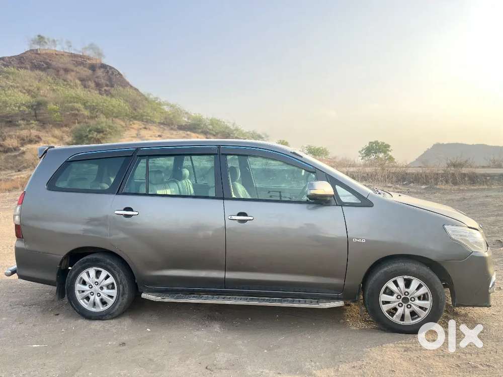Toyota Innova  2010