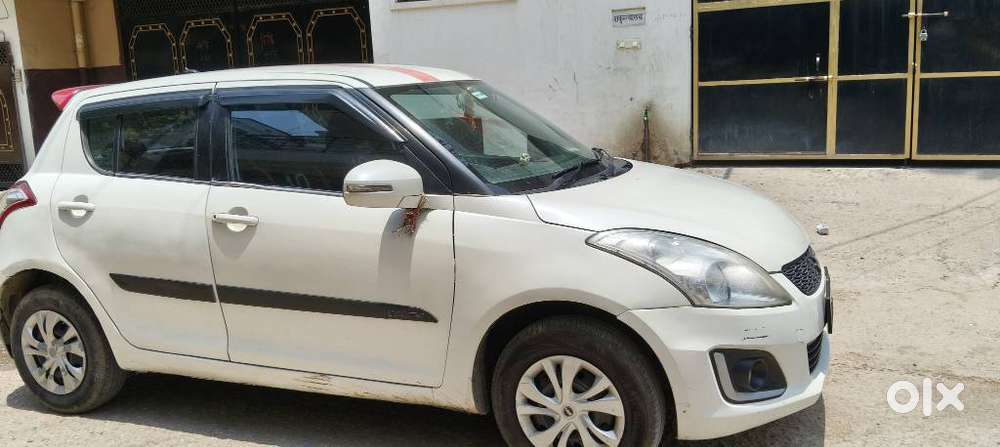 Maruti Suzuki Swift Vxi Abs Bsiv, 2017, Petrol