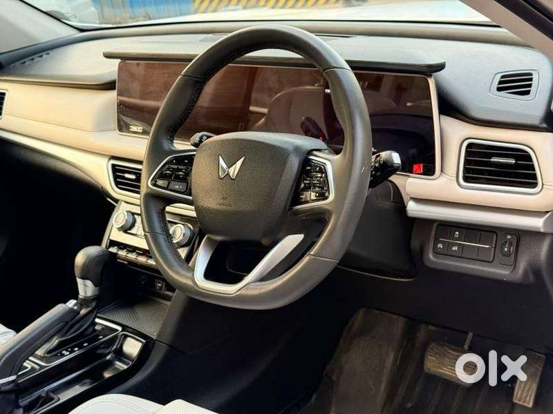 Mahindra Xuv700 2.2 Ax 7 Diesel At Str, 2023, Diesel