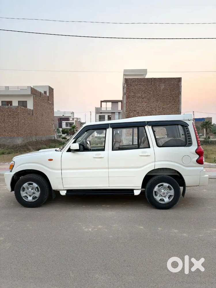 Mahindra Scorpio 2.5 2013 Diesel Manual