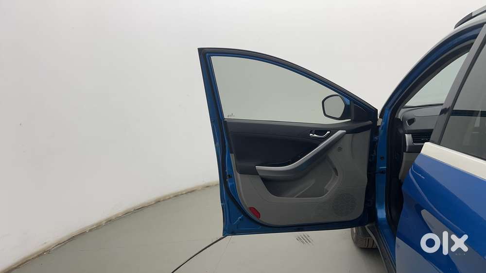 Tata Nexon 1.2 Revotron Xz Plus Dual Tone, 2018, Petrol