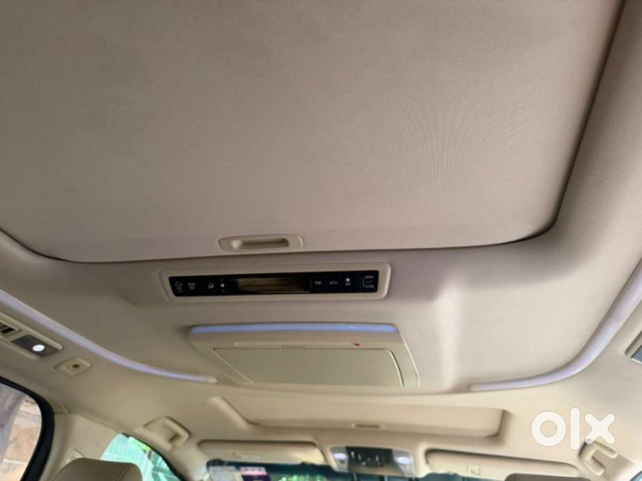 Toyota Vellfire Vip – Executive Lounge, 2023, Petrol