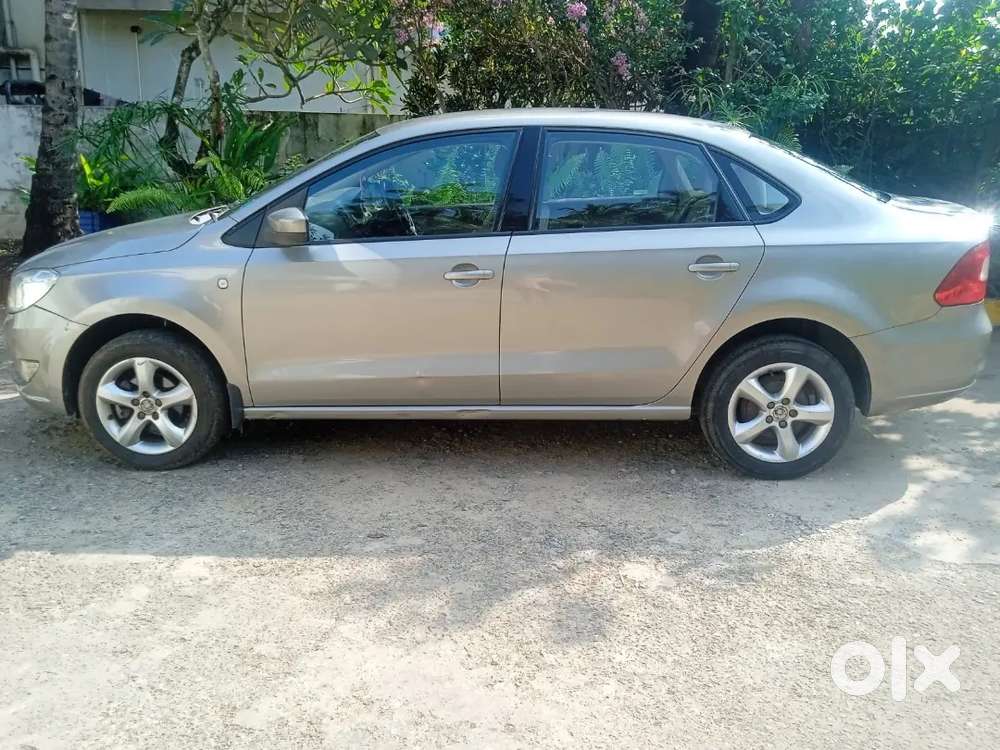 Skoda Rapid 1.0 Tsi 2013