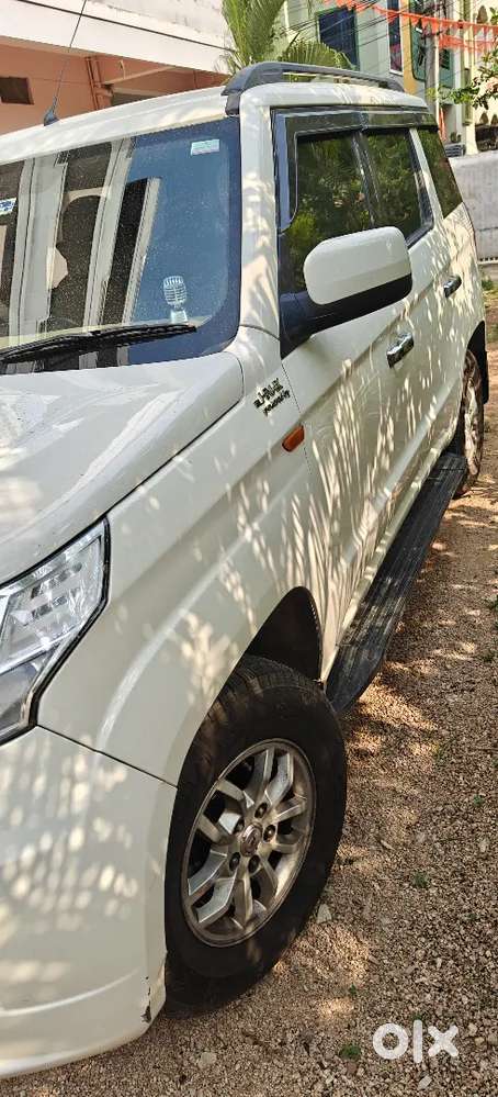 Mahindra Tuv 300 T8 2017 Diesel 76300 Km Driven