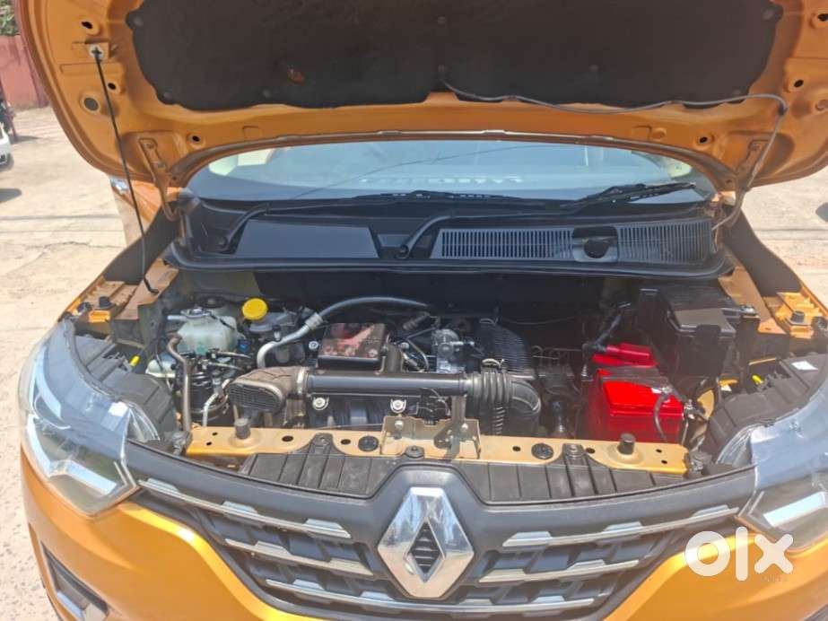 Renault Triber Rxz, 2023, Petrol