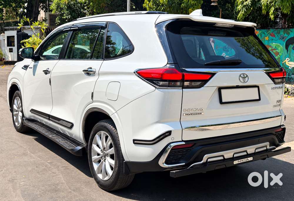 Toyota Innova Hycross 2.0 Vx (o) Hybrid 8 Str, 2024, Petrol