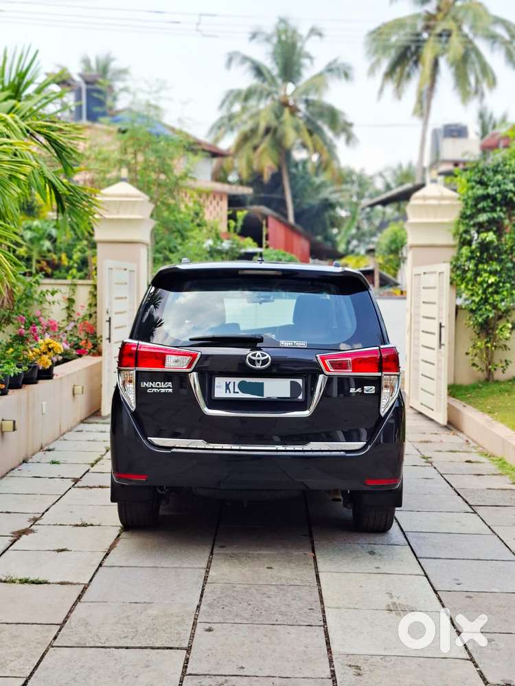 Toyota Innova Crysta 2.4 G Mt 7 Str, 2022, Diesel