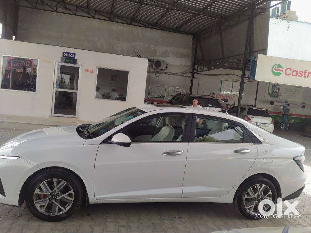 Hyundai Verna 1.5 Mpi Mt Sx (o), 2023, Petrol