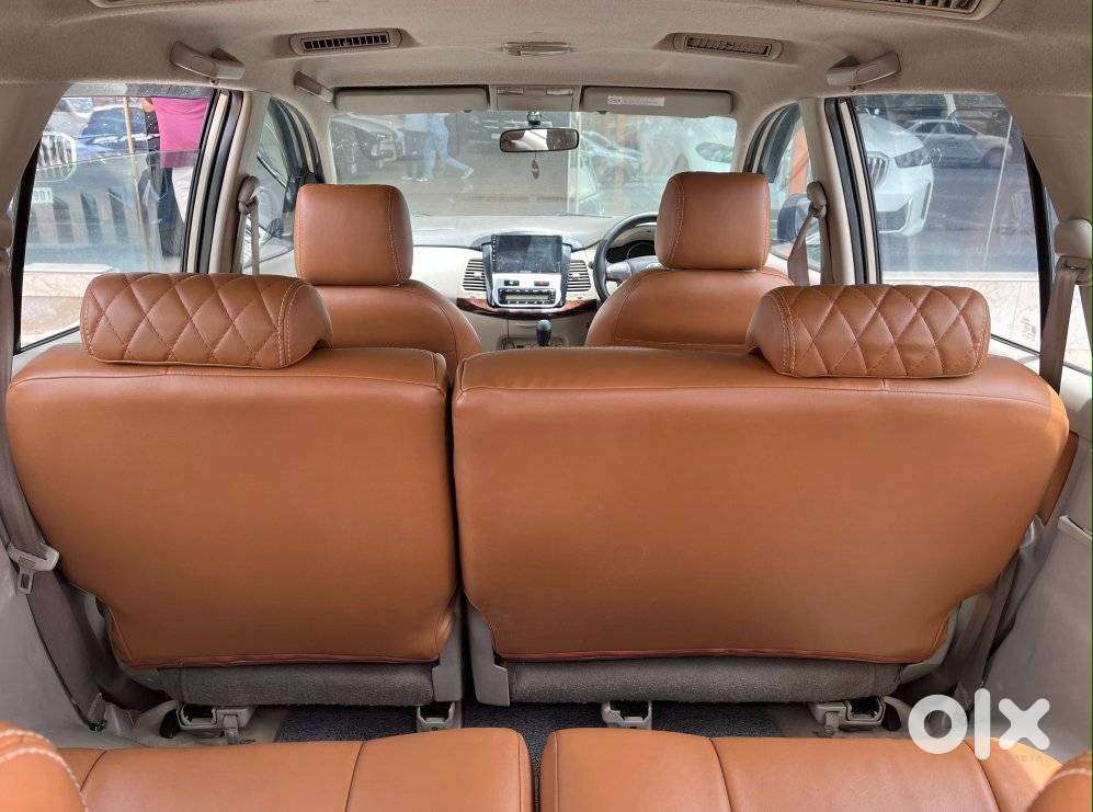Toyota Innova 2.0 Gx (petrol) 8 Seater Bs Iv, 2014, Diesel