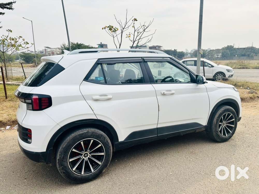 Hyundai Venue Petrol 2023