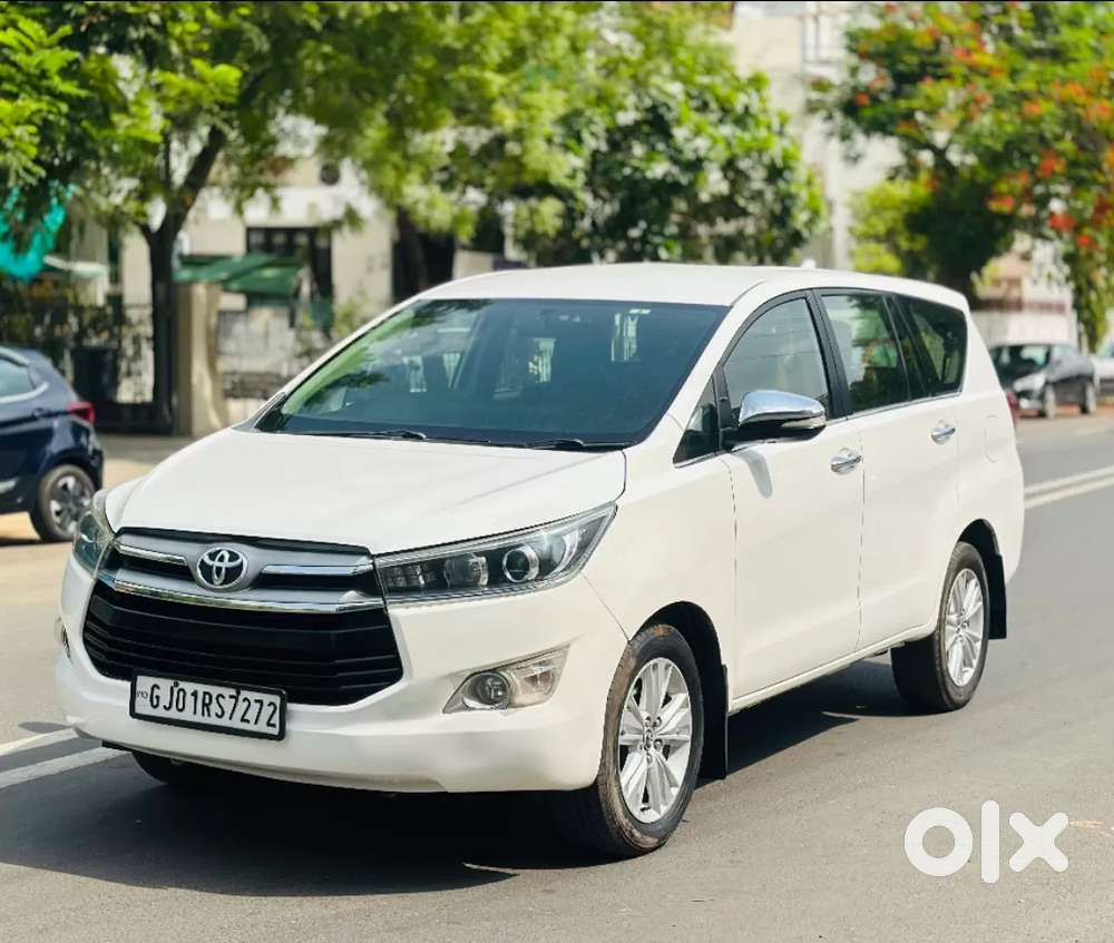 Toyota Innova Crysta 2.8 Zx At 7 Seater, 2016, Diesel