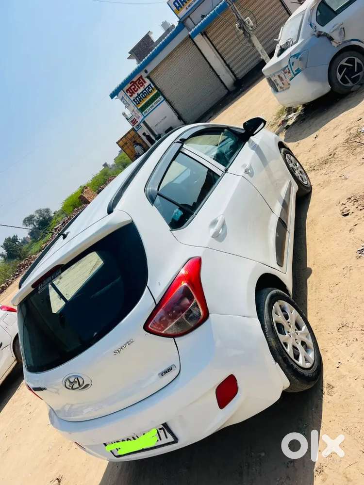 Hyundai Grand I10 Sportz      Modal 2015/16 Diesel 83000 Km Driven