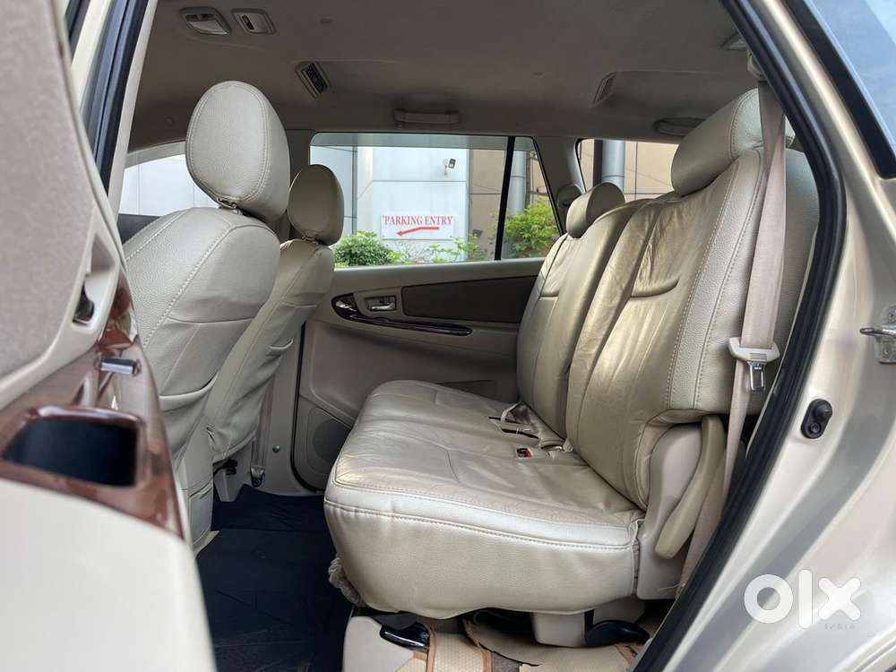 Toyota Innova 2.5 V 8 Str, 2013, Diesel