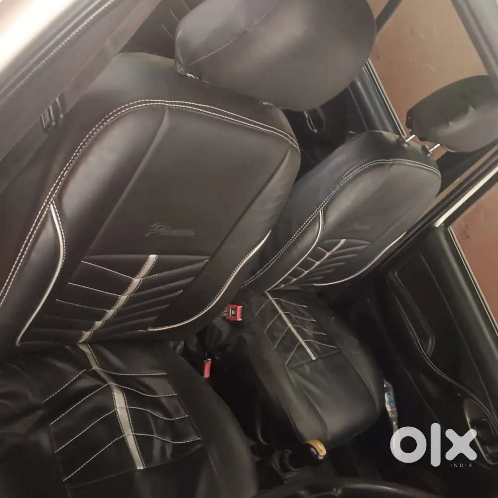 M Car Sale Kr Rha Hu