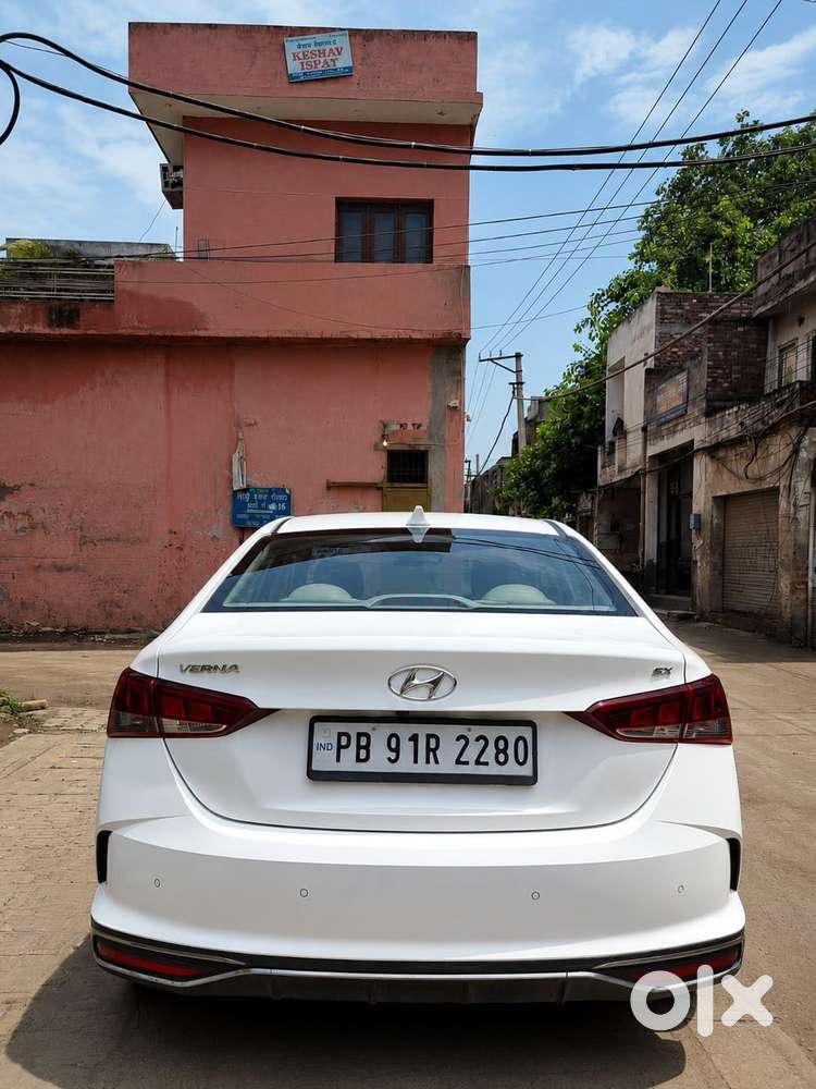 Hyundai Verna 1.5 Sx Petrol Mt, 2022, Petrol