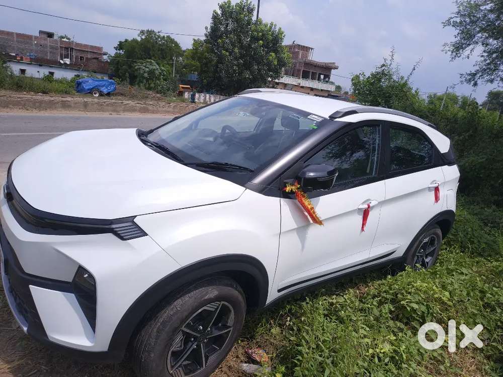 Tata Nexon Petrol 6 Amt 2026