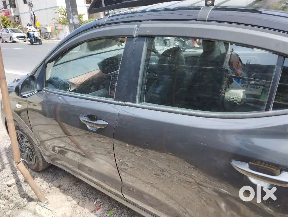 Good Condition Aura Texi Car