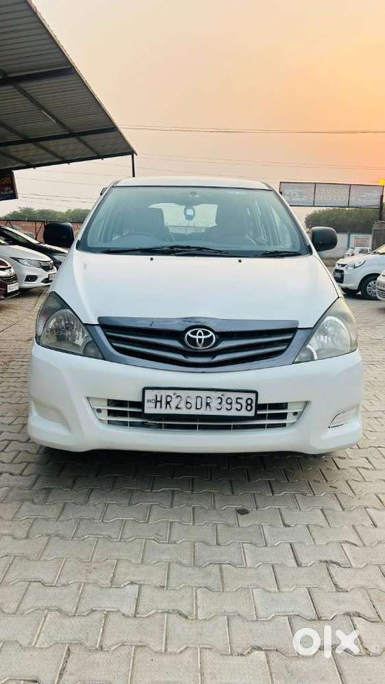 Toyota Innova 2009-2011 2.5 E 8 Str, 2010, Diesel