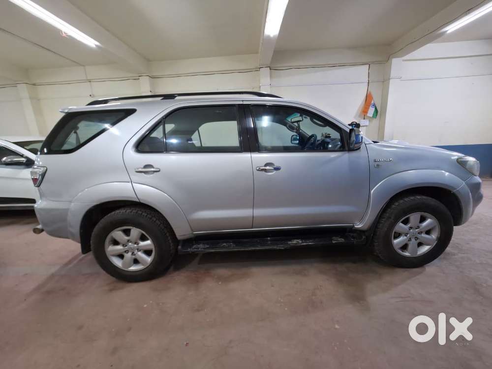 Toyota Fortuner 4x4 Manual Limited Edition, 2010, Diesel