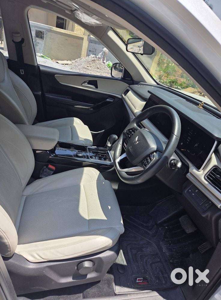 Mahindra Xuv700 2.2 Ax 7 Diesel At Luxury Pack Str, 2024, Diesel