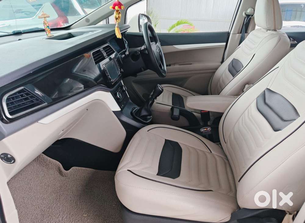 Mahindra Marazzo M6, 2018, Diesel
