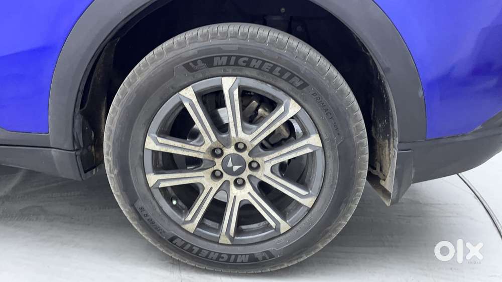 Mahindra Xuv700 2.2 Ax 7 Diesel At Luxury Pack Str, 2023, Diesel