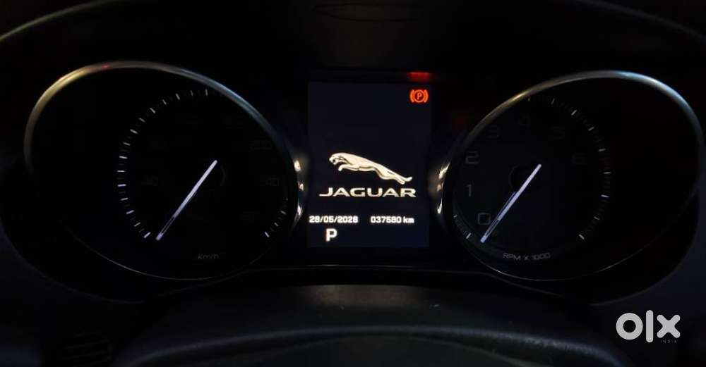 Jaguar Xe Pure, 2016, Petrol
