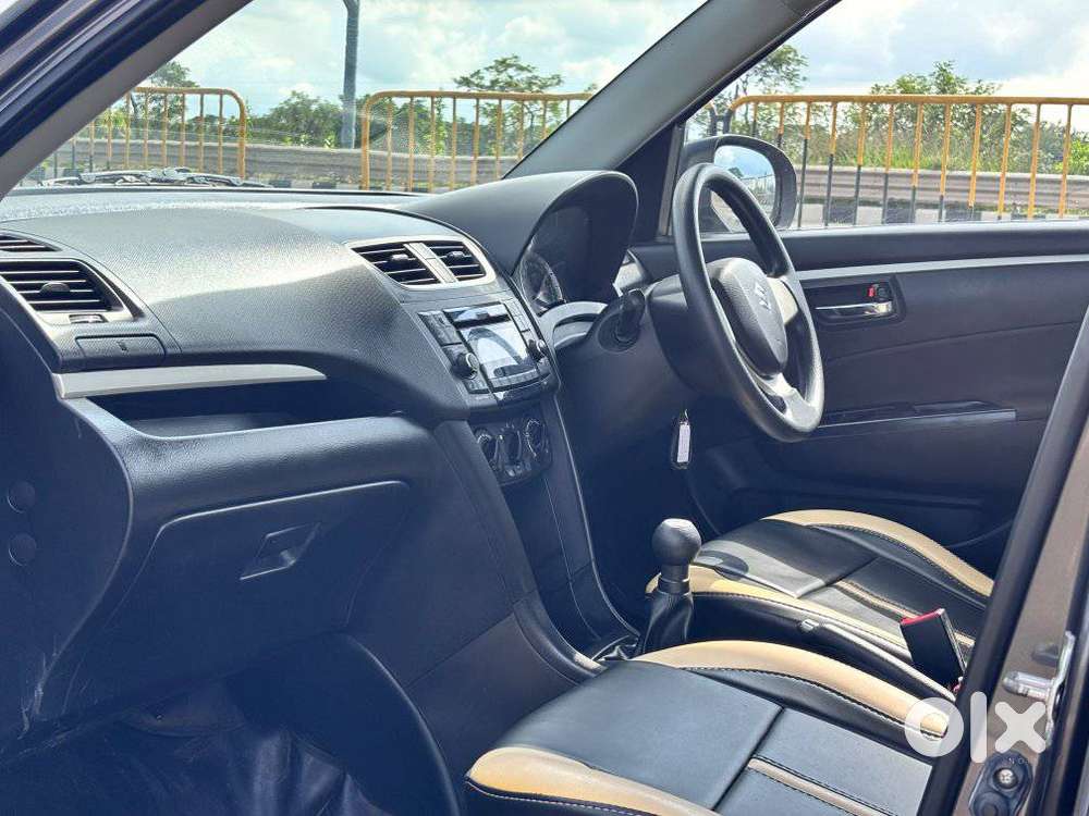 Maruti Suzuki Swift Vxi 1.2 Abs Bs-iv, 2016, Petrol