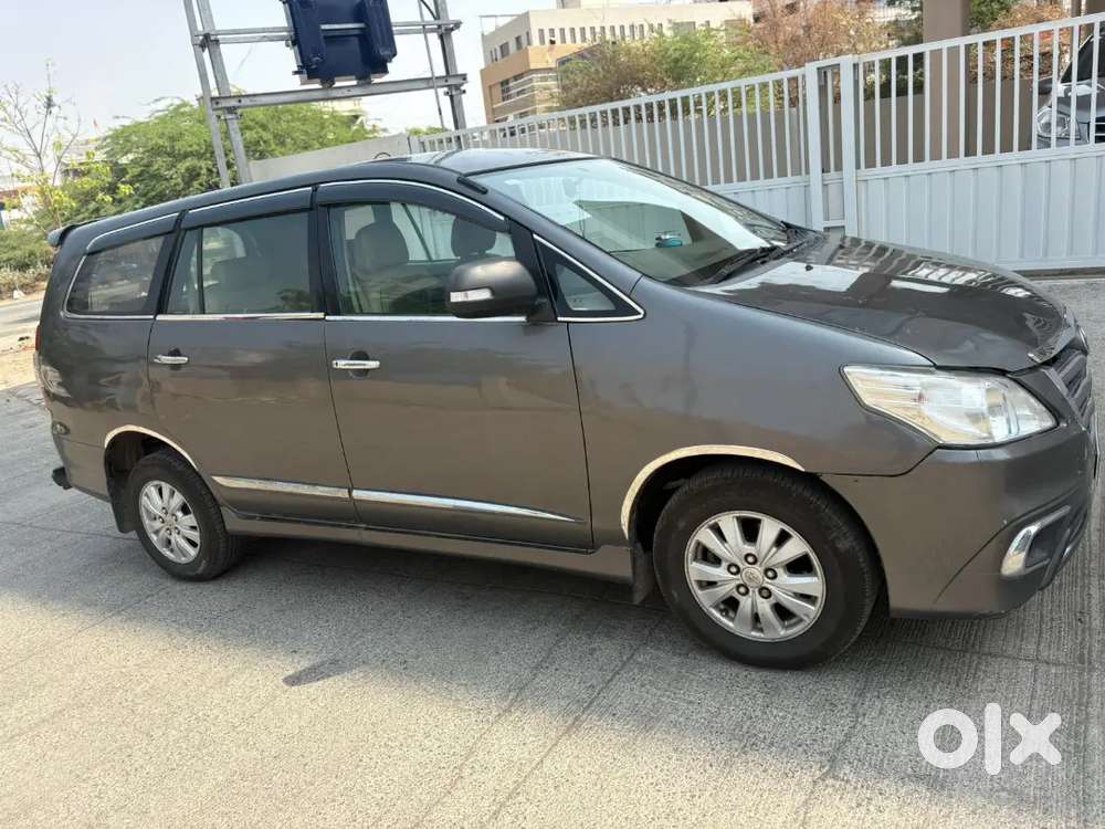 Toyota Innova 2012