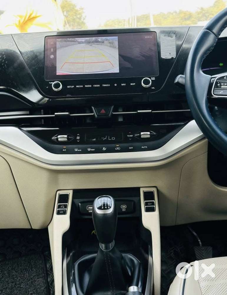 Kia Carens 1.4 Luxury 7 Str, 2022, Petrol