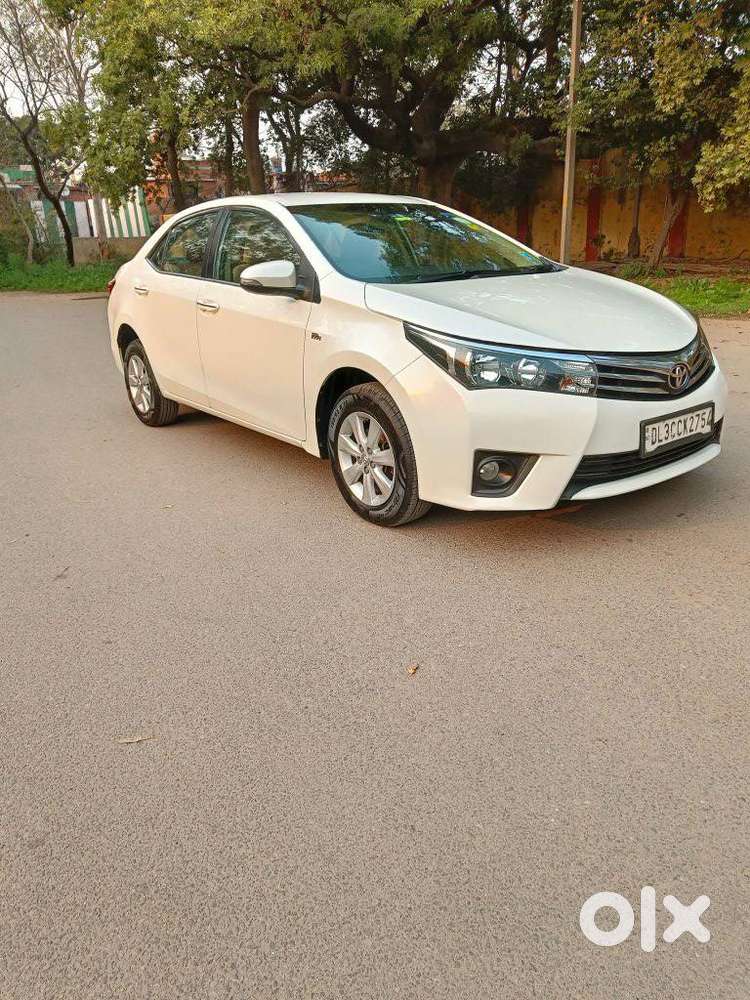 Toyota Corolla Altis G Hv At, 2015, Petrol