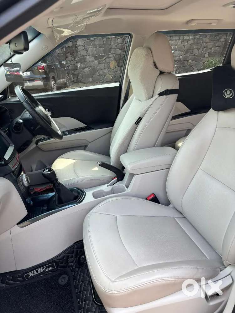 Mahindra Xuv300 2023 Under Company Warranty