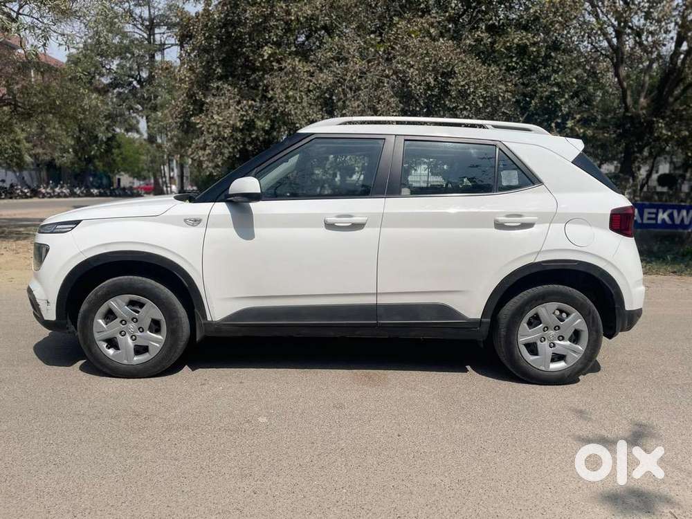 Hyundai Venue 2020 Petrol Good Condition