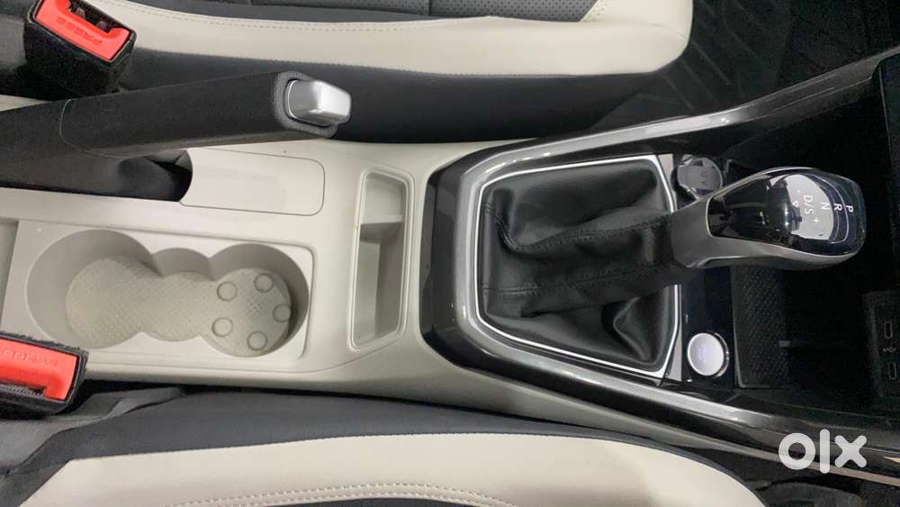 Volkswagen Taigun 1.0 Tsi Topline At, 2023, Petrol