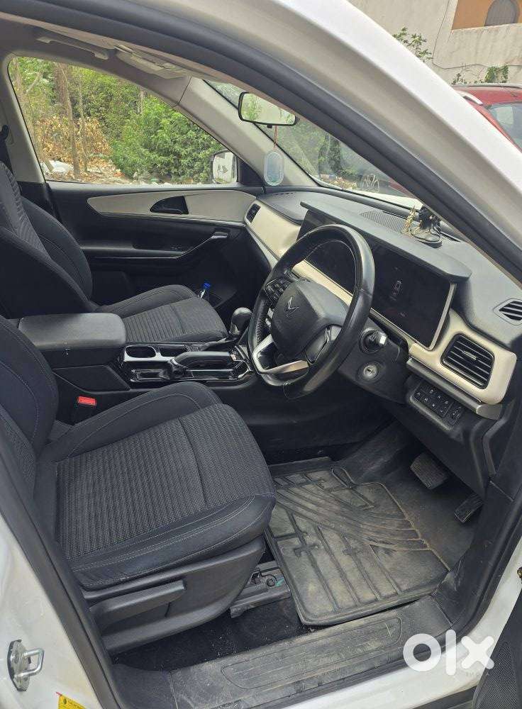 Mahindra Xuv700 2.2 Ax 5 Diesel At 7 Str, 2024, Diesel
