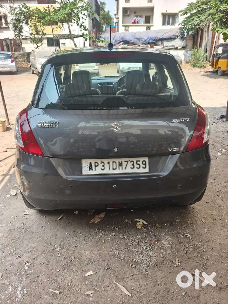 Maruti Suzuki Swift 2017 Diesel 102000 Km Driven