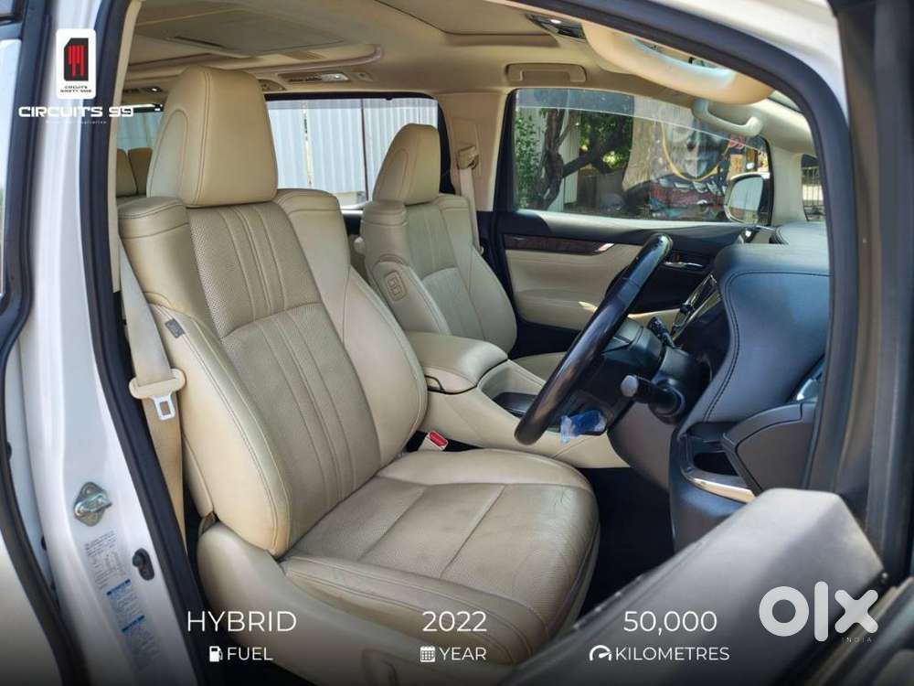 Toyota Vellfire 2.5 Executive Lounge, 2022, Cng & Hybrids