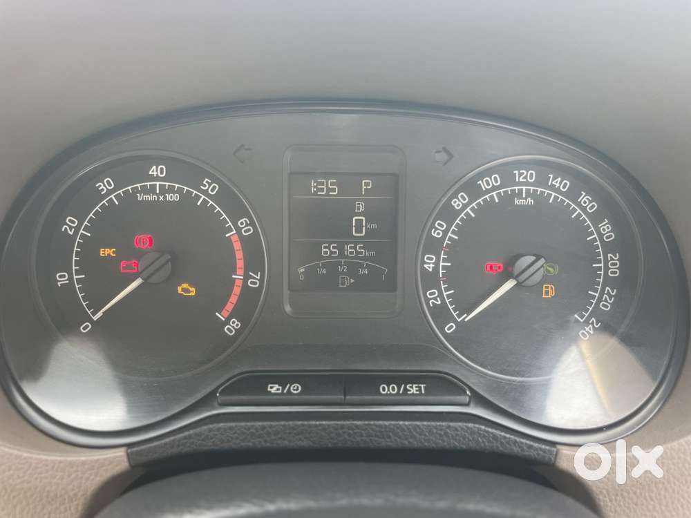 Skoda Rapid 1.6 Mpi At Style, 2016, Petrol