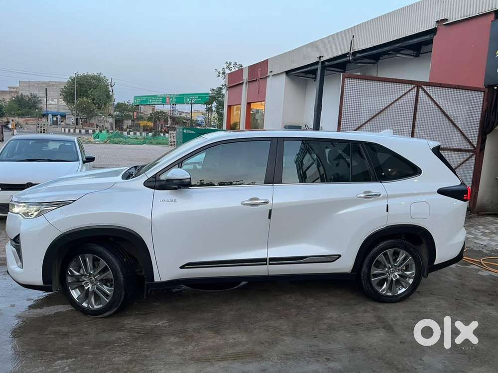 Toyota Innova Hycross 2025 Year