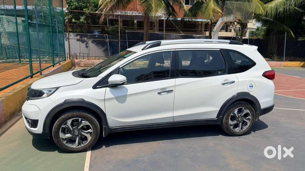 Honda Br-v: Pearl White-7 Seater-2019-autot-top Condition-fully Loaded