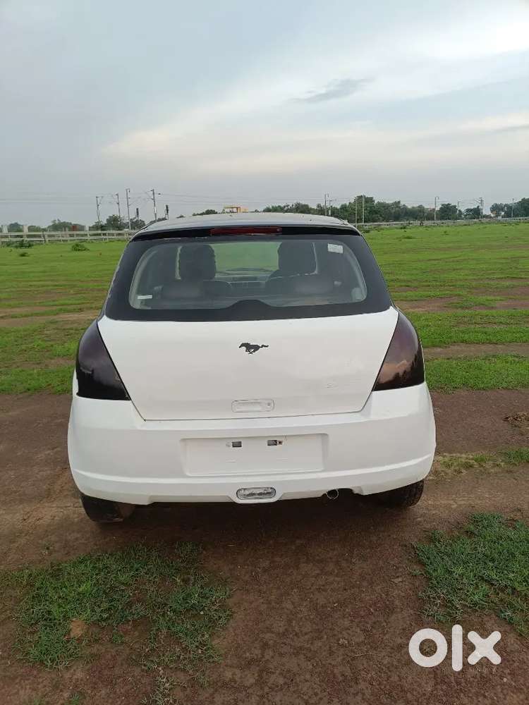 Maruti Suzuki Swift 2005 Petrol