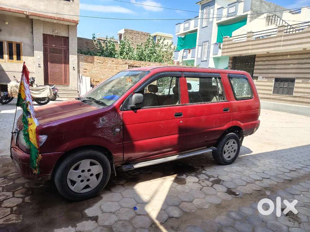 Chevrolet Tavera Diesel Automatic 2011