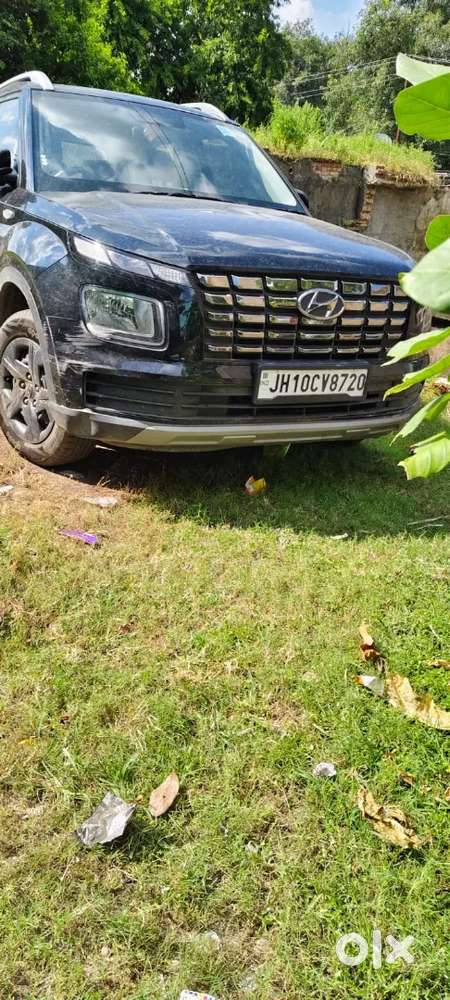 Hyundai Venue 2024 Petrol 4000 Km Driven