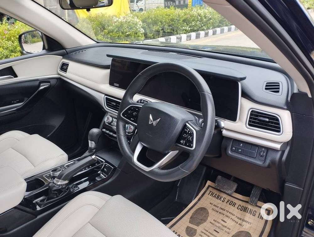 Mahindra Xuv700 2.0 Ax 7 Petrol At Str, 2024, Petrol