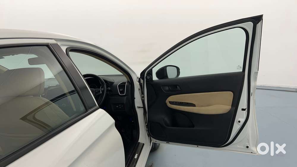 Honda City I-vtec V, 2023, Petrol