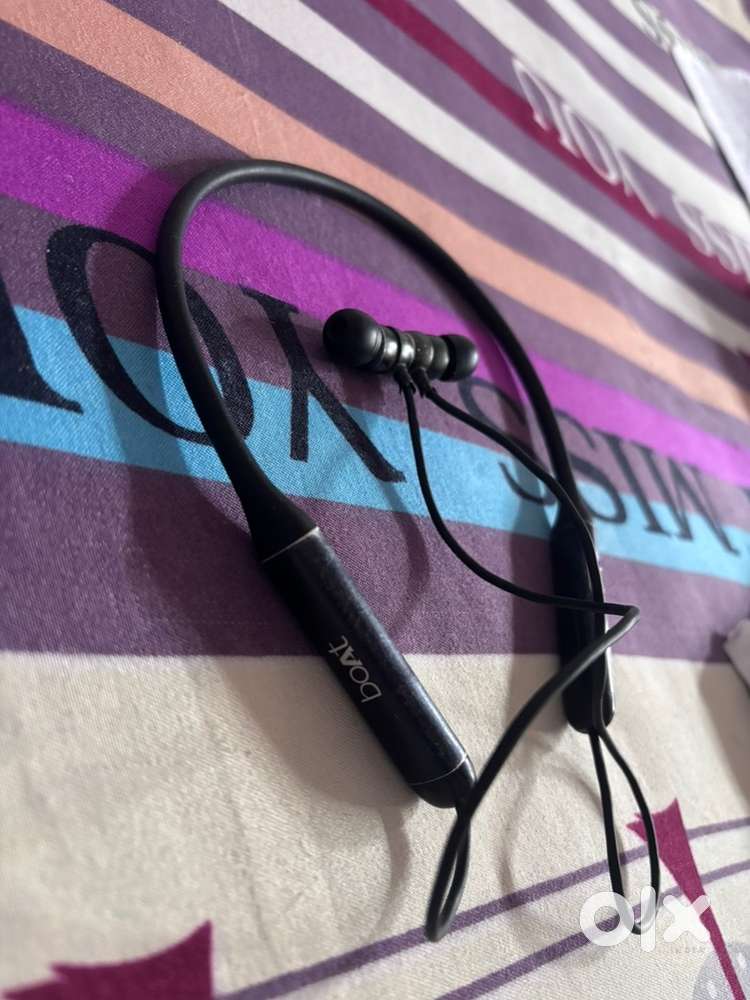 Blutooth neckband boat